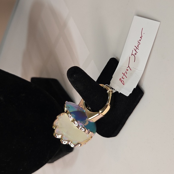 🔹️Betsey Johnson 🔹Nautical  Seashell Charm Necklace, Bracelet Ring Earring Set - Picture 13 of 17